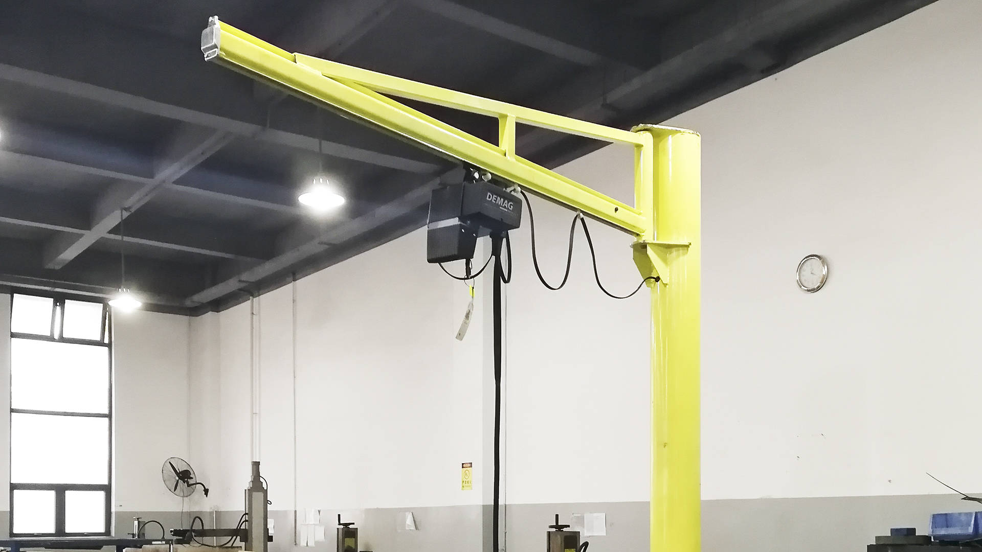 小型悬臂吊机在提高生产效率方面的真实反馈与操作体验